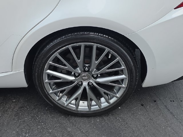 Used 2018 Lexus IS 300 AWD w/ Comfort Package image 33