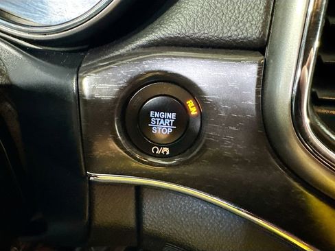 Used 2018 Jeep Grand Cherokee Limited w/ Luxury Group II image 21