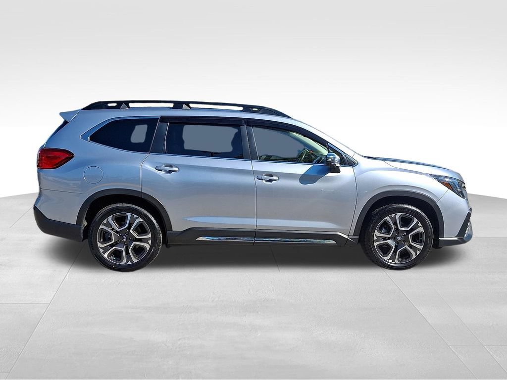 Used 2023 Subaru Ascent Limited w/ Technology Package AWD/4WD image 7