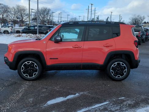 Used 2017 Jeep Renegade Trailhawk image 5