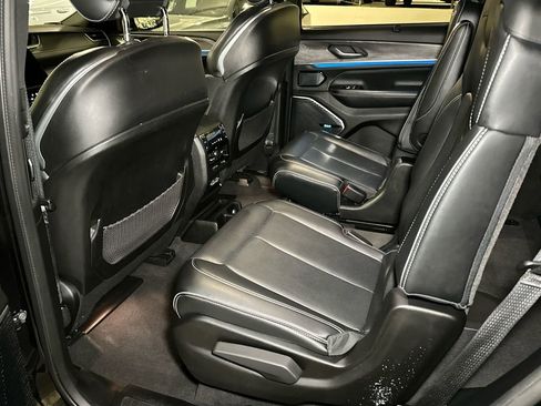 Used 2021 Jeep Grand Cherokee L Overland w/ Luxury Tech Group IV image 20