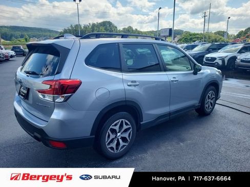 Used 2023 Subaru Forester Premium AWD/4WD image 4