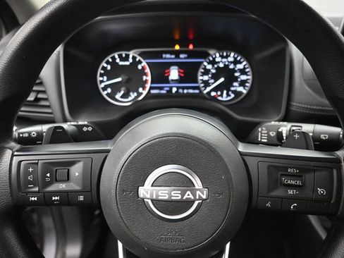 Used 2024 Nissan Rogue S AWD/4WD image 10