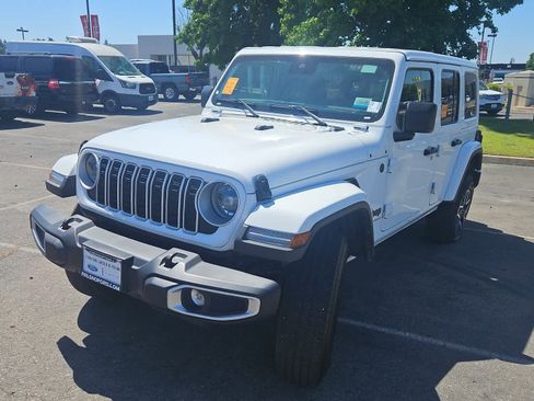 Used 2025 Jeep Wrangler Unlimited Sahara AWD/4WD image 1