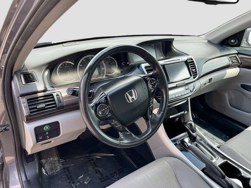 Used 2017 Honda Accord EX-L image 9