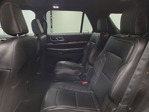 Used 2018 Ford Explorer Platinum AWD/4WD image 22
