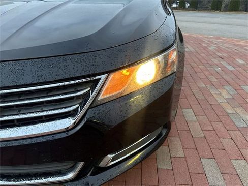 Used 2015 Chevrolet Impala LT image 23