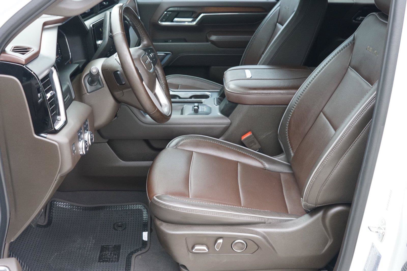Used 2024 GMC Sierra 3500 Denali AWD/4WD image 9