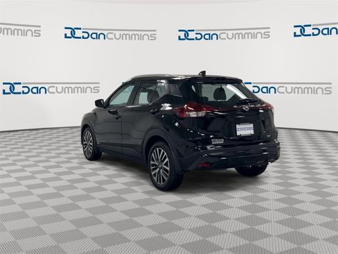 Used 2021 Nissan Kicks SV image 6