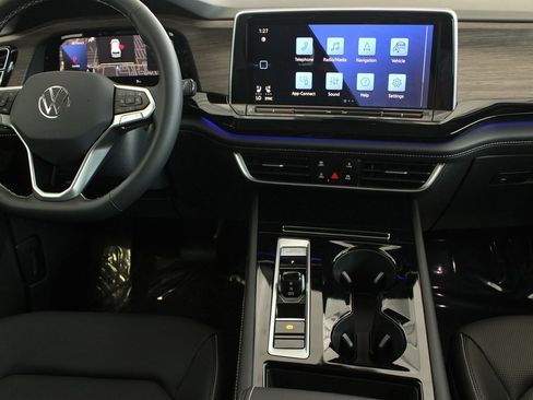 New 2025 Volkswagen Atlas SEL image 42