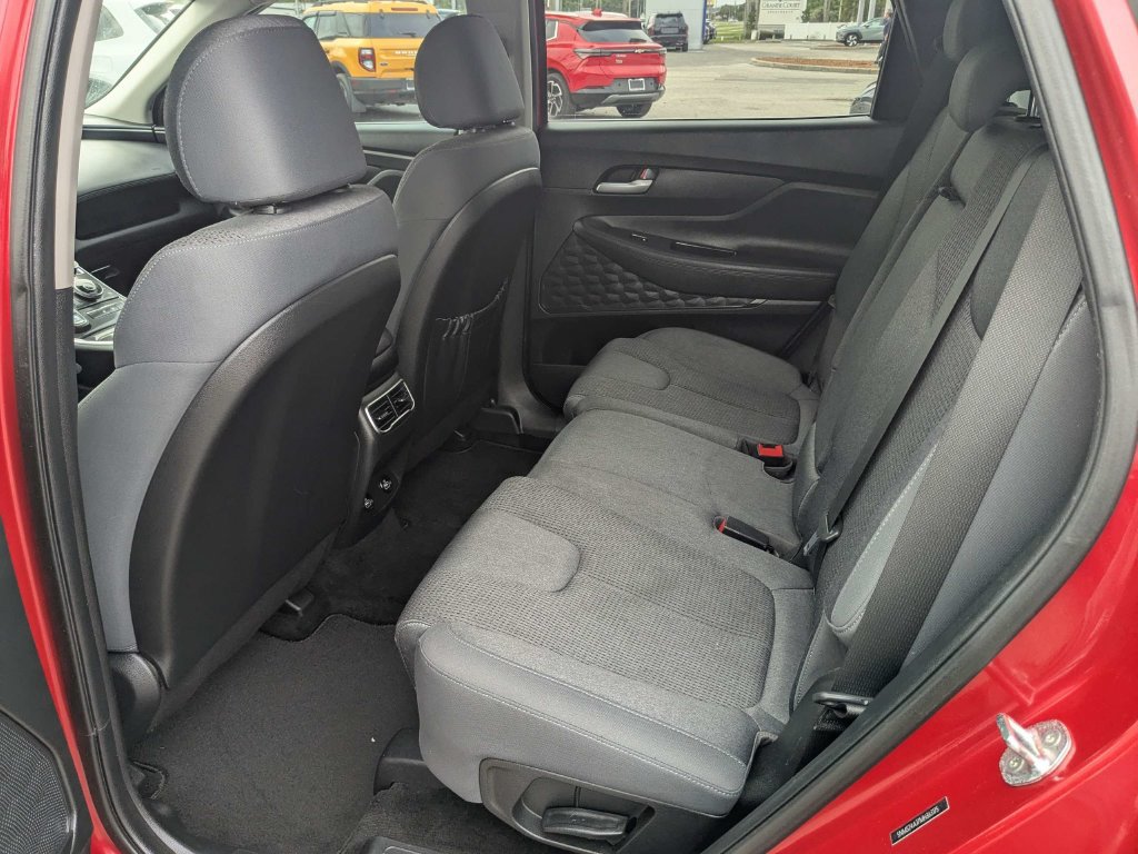 Used 2021 Hyundai Santa Fe SEL FWD image 18