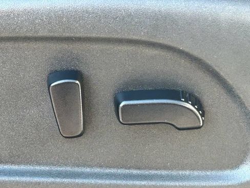 Used 2017 Nissan Titan SL AWD/4WD image 36