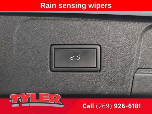 Used 2025 Volkswagen Atlas SE image 20