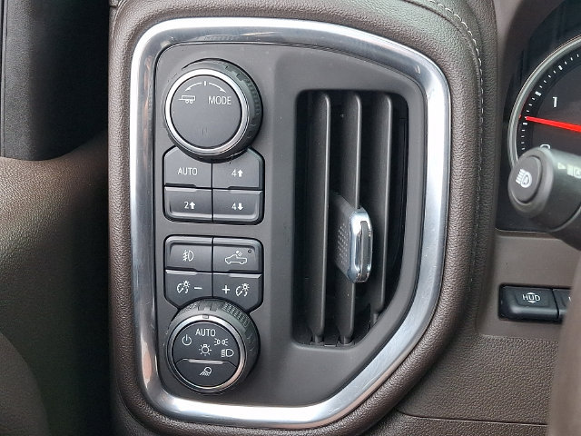 Certified 2022 Chevrolet Silverado 3500 LTZ w/ LTZ Premium Package AWD/4WD image 24