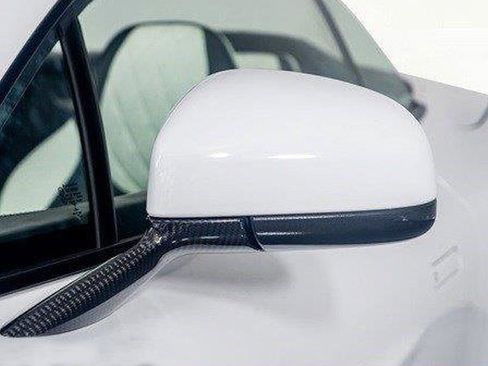 Used 2017 Aston Martin Vanquish S image 25