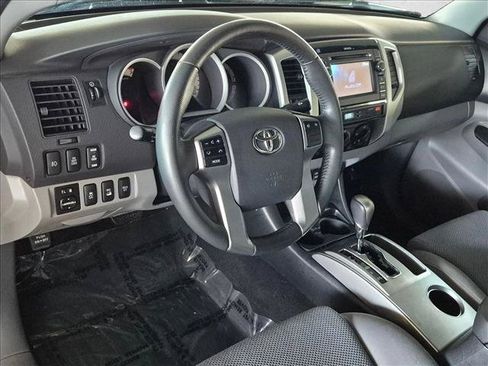 Used 2013 Toyota Tacoma 4x4 Access Cab V6 w/ TRD Off-Road Pkg image 10