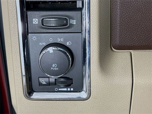 Used 2018 RAM 2500 Laramie w/ Convenience Group image 10