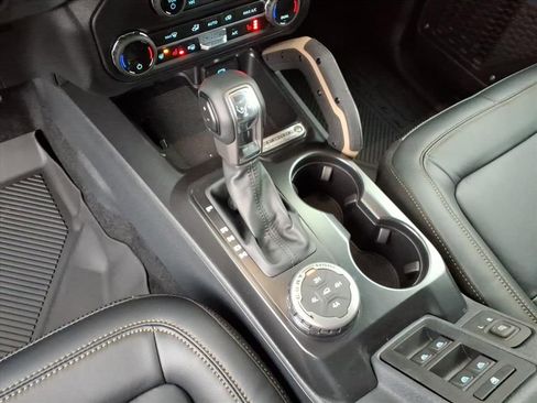 New 2025 Ford Bronco Badlands image 18