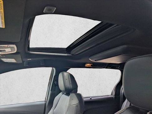 Used 2026 Toyota Sienna XLE Woodland Edition image 15