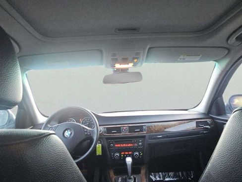 Used 2011 BMW 328i xDrive Sedan image 9