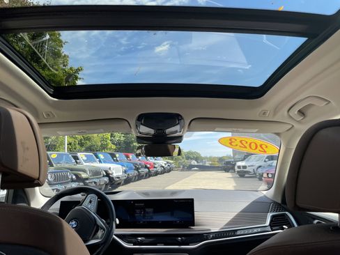 Used 2023 BMW X7 xDrive40i w/ Parking Assistance Package image 47