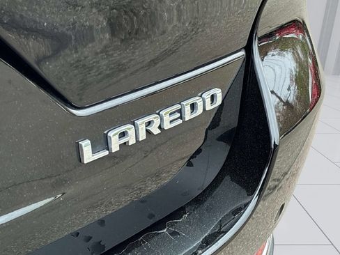 Used 2022 Jeep Grand Cherokee Laredo w/ Luxury Tech Group I AWD/4WD image 12