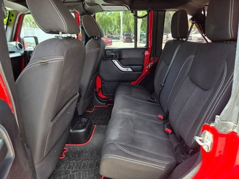 Used 2015 Jeep Wrangler Unlimited Sahara w/ Connectivity Group AWD/4WD image 14