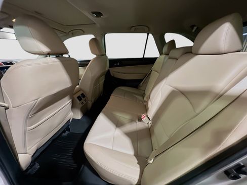 Used 2017 Subaru Outback 3.6R Limited image 19