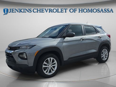 Used 2023 Chevrolet TrailBlazer LS image 2