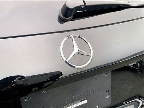 Used 2018 Mercedes-Benz GLC 300 4MATIC image 28