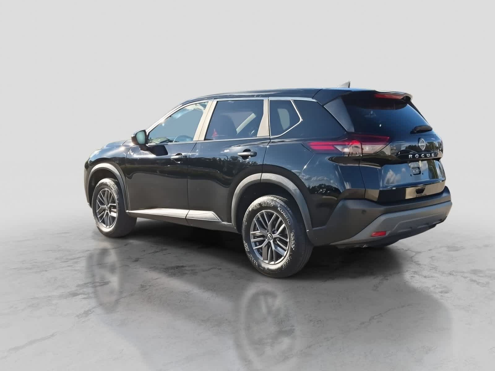 Used 2023 Nissan Rogue S FWD image 6