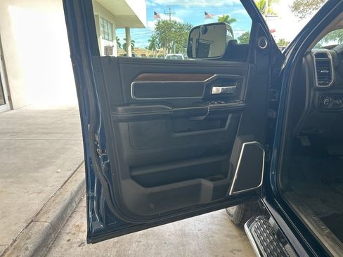 Used 2022 RAM 2500 Laramie AWD/4WD image 38