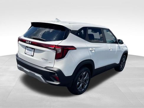 Used 2024 Kia Seltos LX AWD/4WD image 5