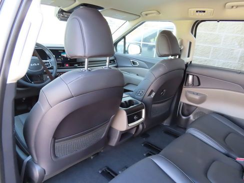 New 2026 Kia Carnival EX FWD image 23