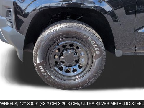 Used 2024 Chevrolet Colorado W/T image 11