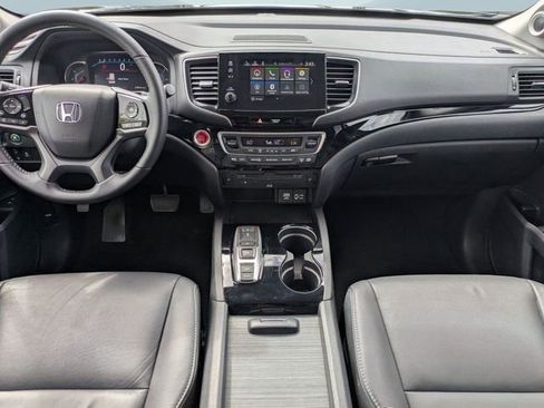 Certified 2022 Honda Pilot Touring image 17