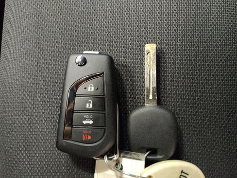 Used 2021 Toyota Corolla SE FWD image 32