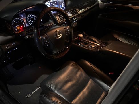 Used 2014 Lexus LS 460 w/ Comfort Package image 5