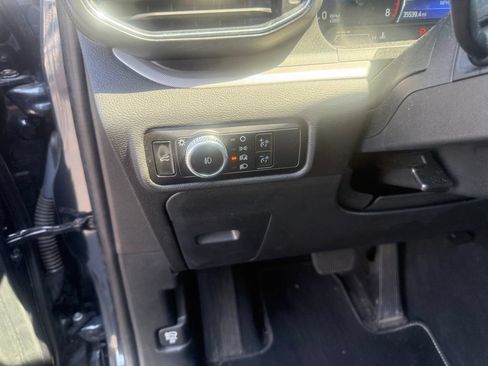 Used 2023 Ford Explorer XLT w/ Equipment Group 202A AWD/4WD image 17