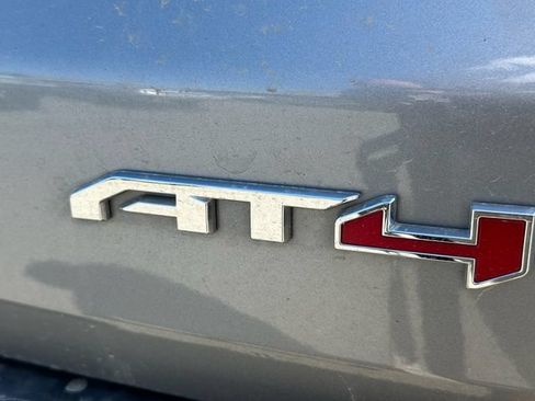 Used 2025 GMC Acadia AT4 AWD/4WD image 12