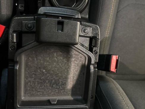 Used 2024 Jeep Wrangler Unlimited image 28