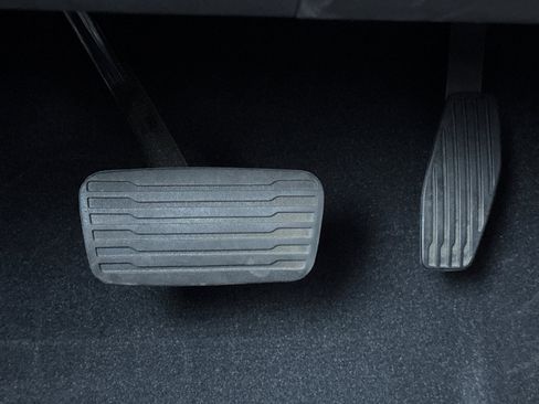 Used 2022 GMC Sierra 1500 AT4 w/ AT4 Premium Package image 47