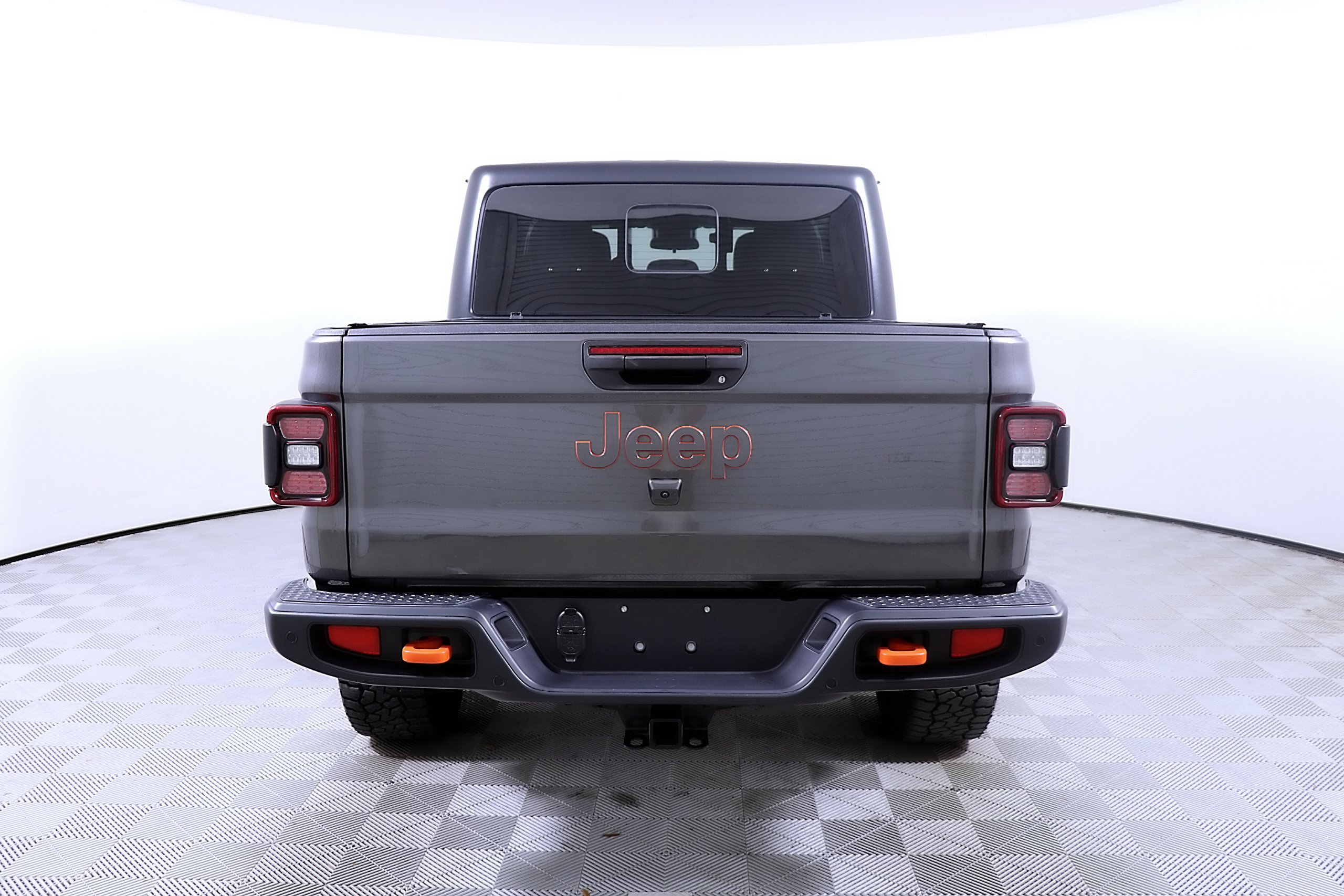 Used 2025 Jeep Gladiator Mojave w/ Safety Group AWD/4WD image 8