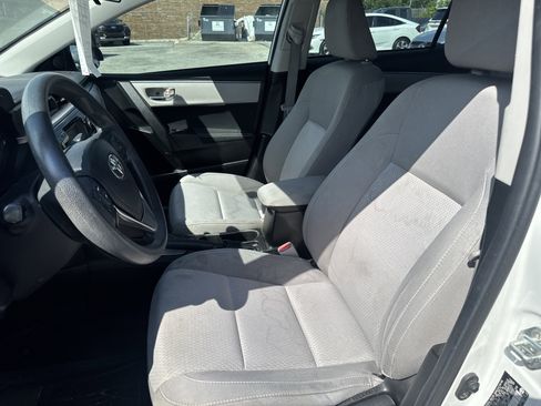 Used 2015 Toyota Corolla LE FWD image 11