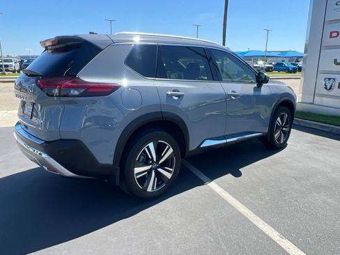Used 2023 Nissan Rogue Platinum w/ Platinum Premium Package FWD image 15