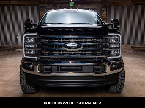 Used 2025 Ford F350 King Ranch w/ Chrome Package image 4