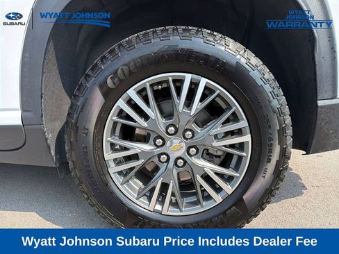 Used 2025 Chevrolet Traverse LT AWD/4WD image 5