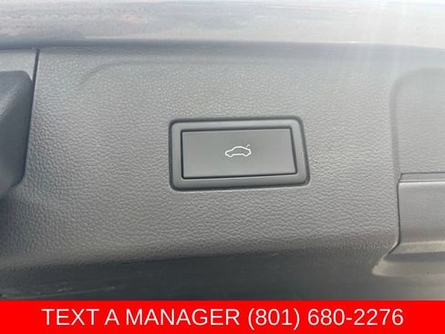Used 2024 Volkswagen Atlas SE AWD/4WD image 13