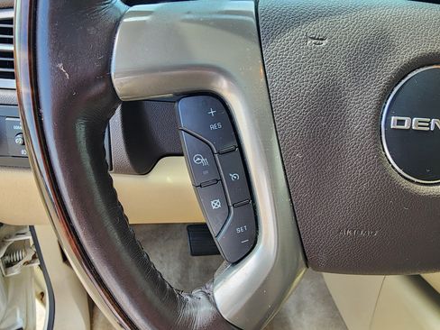 Used 2013 GMC Yukon XL Denali AWD/4WD image 22