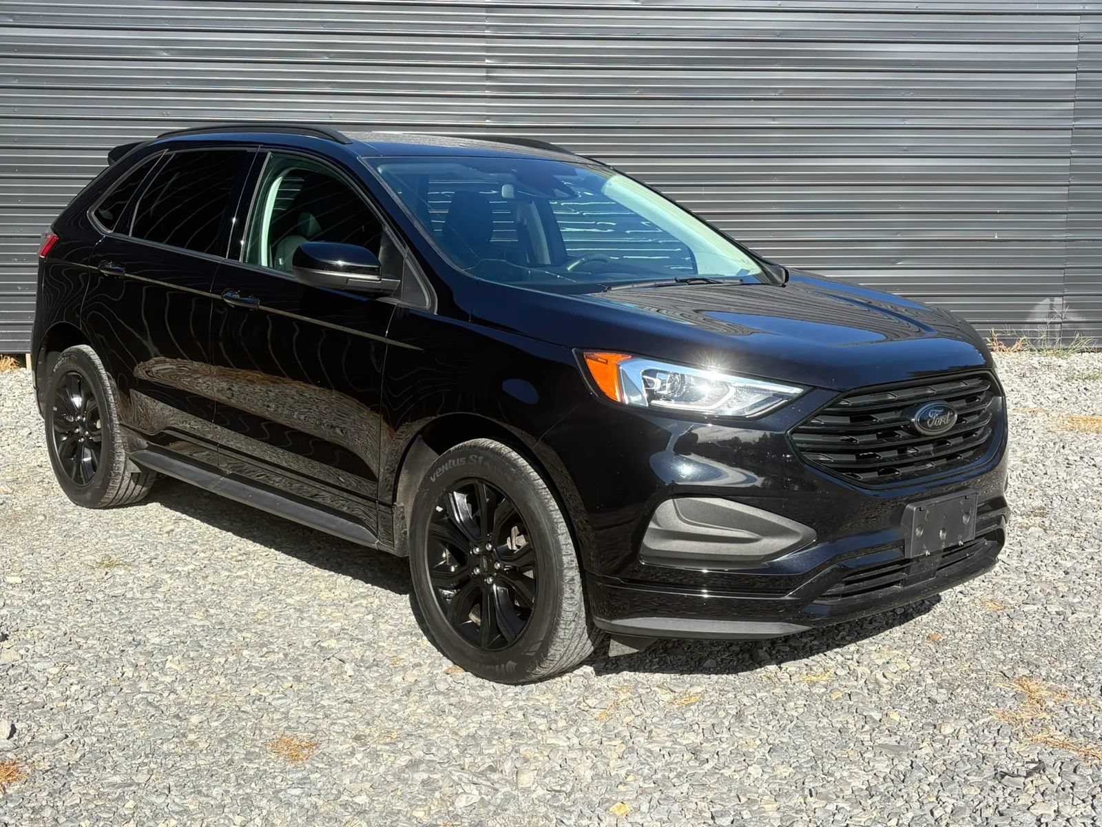 Used 2022 Ford Edge SE w/ Black Appearance Package AWD/4WD image 3